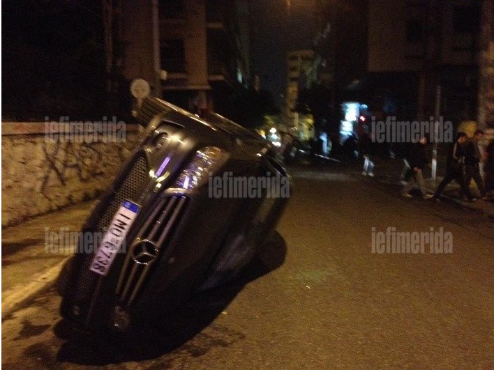 Πήραν «φωτιά» τα Εξάρχεια για τον Ρωμανό  -Φωτιές και καταστροφές [εικόνες & βίντεο] | iefimerida.gr 5