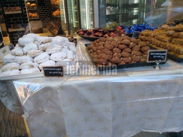 Ζαχαροπλάστες στο iefimerida: Τι να προσέχουν οι καταναλωτές σε μελομακάρονα και κουραμπιέδες -Πού κινούνται φέτος οι τιμές [εικόνες] | iefimerida.gr 2