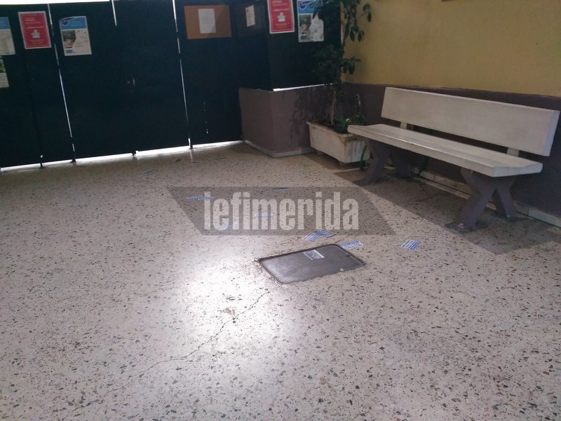 Χρυσαυγίτες πέταξαν φυλλάδια σε σχολεία στο Παγκράτι [εικόνες] | iefimerida.gr 0