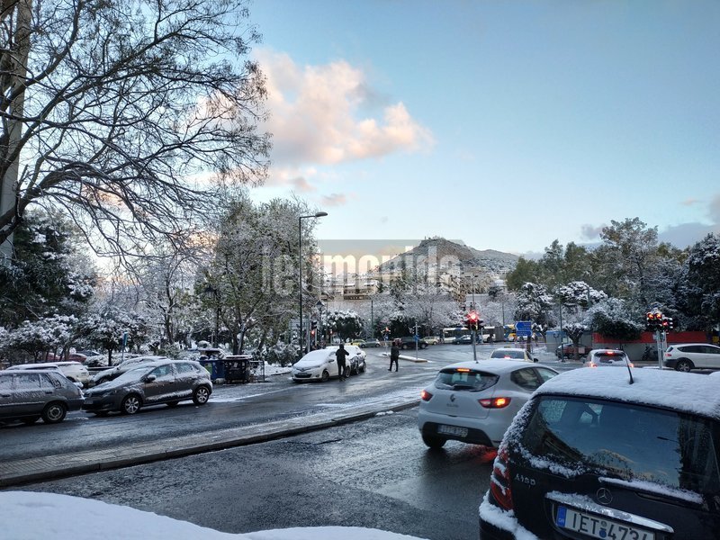 Ο Λυκαβηττός στα λευκά / Φωτογραφία: iefimerida.gr