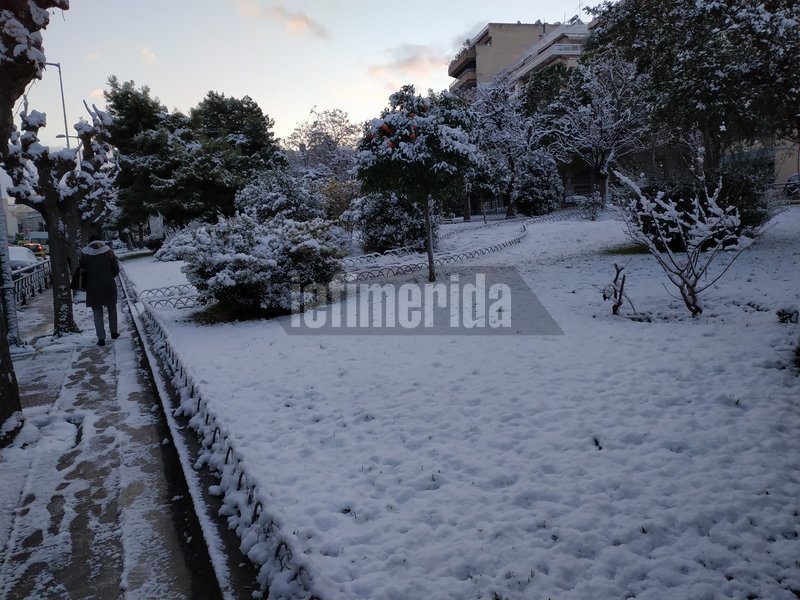 Από το πρωί έχει σχηματιστεί παγετός σε πολλά πεζοδρόμια του κέντρου / Φωτογραφία: iefimerida