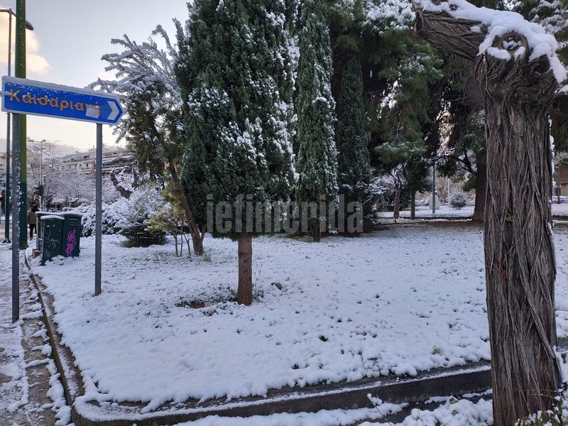 Η είσοδος για Καισαριανή, επί της Μιχαλακοπούλου / Φωτογραφία: iefimerida