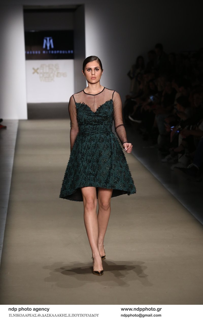 Η πανέμορφη κόρη του Λάμπη Λιβιεράτου και η Ιωάννα Μπέλλα χωρίς υαλουρονικό στο σόου «Tassos Mitropoulos» [εικόνες] | iefimerida.gr 3