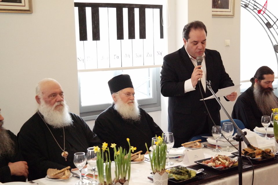 Ο Αρχιεπίσκοπος Ιερώνυμος μαζί με τον Γέροντα Εφραίμ στο Κέντρο Φροντίδας Παιδιού της «Αποστολής» | iefimerida.gr 2