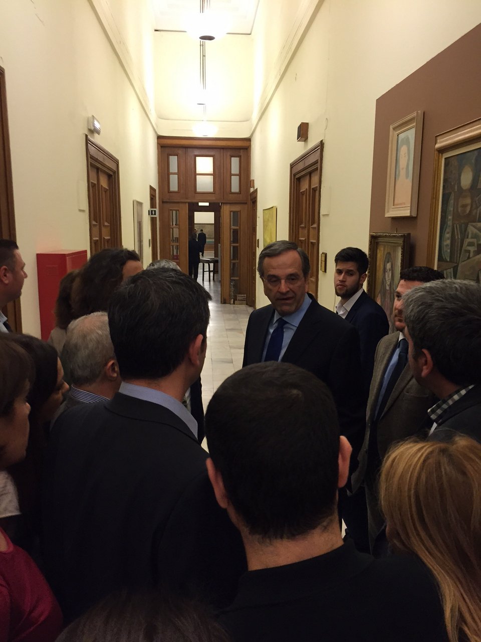 Ξαφνικό τετ α τετ Σαμαρά-Βενιζέλου στη Βουλή [εικόνες] | iefimerida.gr 0