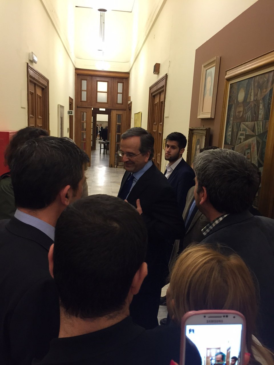 Ξαφνικό τετ α τετ Σαμαρά-Βενιζέλου στη Βουλή [εικόνες] | iefimerida.gr 1