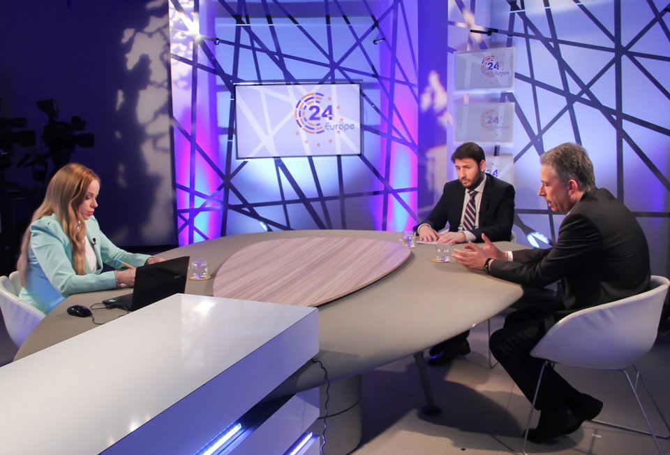 Ιωάννα Δεμεντή: Η όμορφη Ελληνίδα δημοσιογράφος που κάνει αισθητή την παρουσία της στο Στρασβούργο [εικόνες] | iefimerida.gr 2