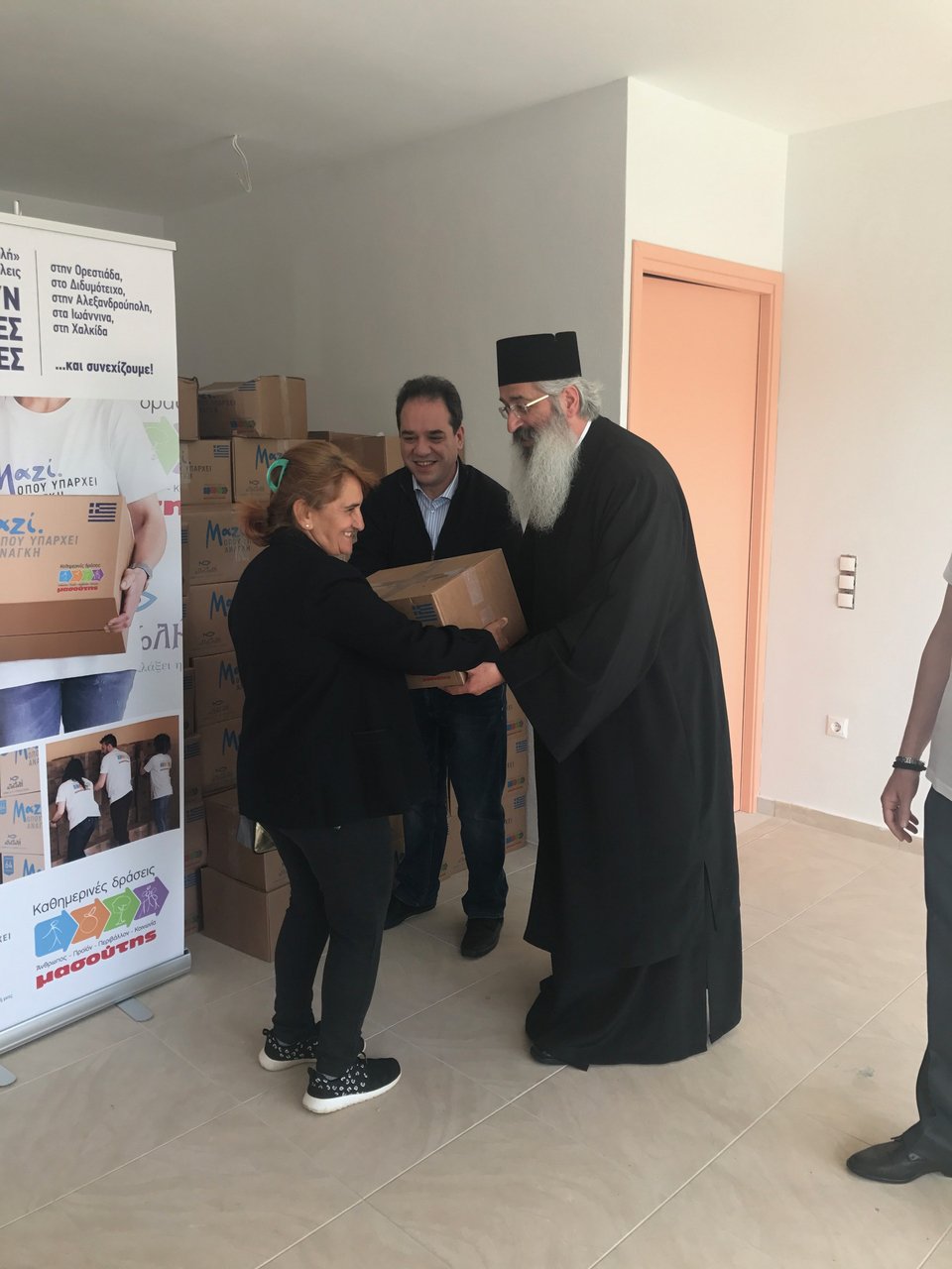 «Αποστολή» και «Μασούτης» στηρίζουν με τρόφιμα οικογένειες στον ακριτικό Εβρο [εικόνες] | iefimerida.gr 1