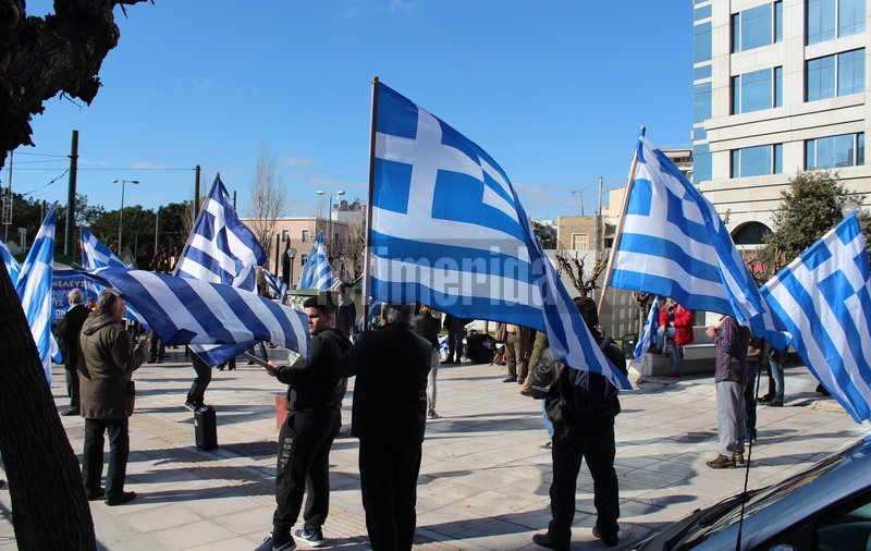 Συγκέντρωση οπαδών του Αρτέμη Σώρρα στην Κηφισίας –«Σας λένε ψέματα, τα 600 δισ. υπάρχουν» [εικόνες] | iefimerida.gr 3