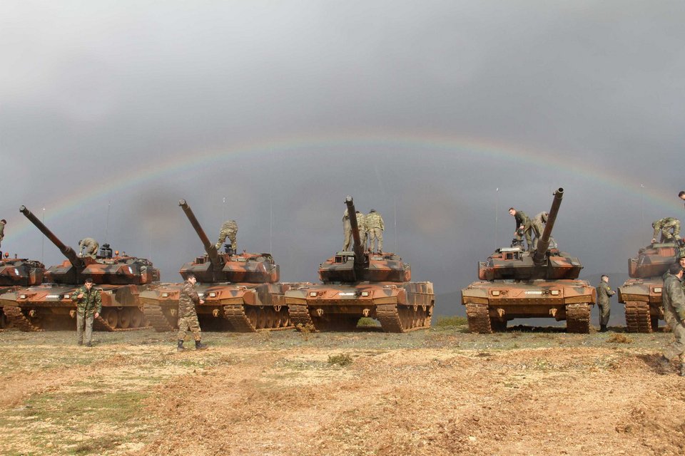 «Φωτιά» πήρε ο Εβρος στην άσκηση του Στρατού «Νυκτερινή Αστραπή 2013» [εικόνες] | iefimerida.gr 6