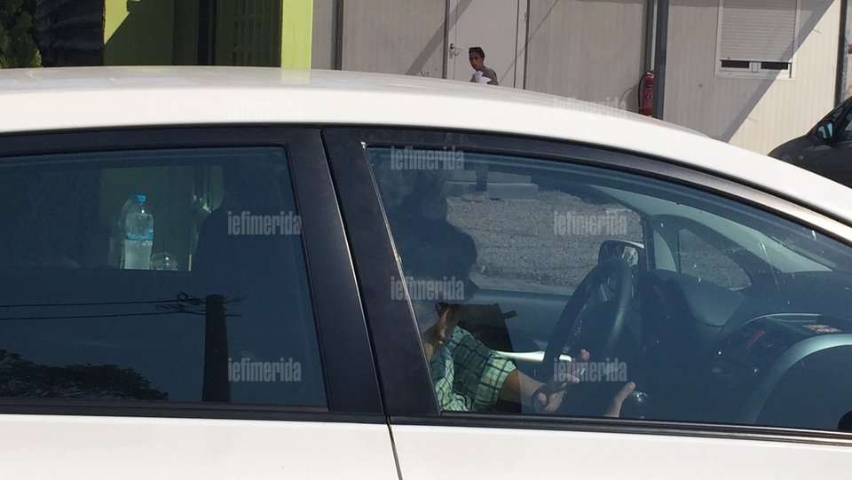 Εγκαταστάθηκαν στον Ελαιώνα οι μετανάστες από το πεδίο του Αρεως [εικόνες] | iefimerida.gr 5