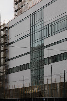 Όλη η Αθήνα κοιτάζει ξαφνιασμένη: Εφυγαν τα πανιά, αποκαλύφθηκε επιτέλους η όψη του ΦΙΞ στη Συγγρού [εικόνες] | iefimerida.gr 2