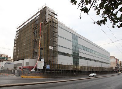 Όλη η Αθήνα κοιτάζει ξαφνιασμένη: Εφυγαν τα πανιά, αποκαλύφθηκε επιτέλους η όψη του ΦΙΞ στη Συγγρού [εικόνες] | iefimerida.gr 3