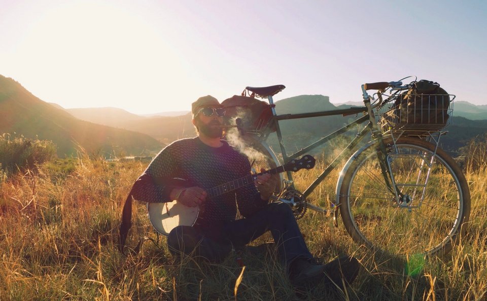 Ενας μοναχικός ποδηλάτης: Ο αντισυστημικός 35χρονος που αρνείται να δουλέψει και γυρίζει τον κόσμο [εικόνες] | iefimerida.gr 4