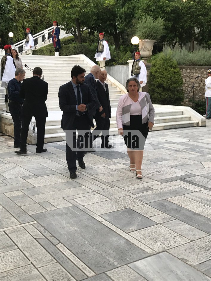 Στους κήπους του Προεδρικού η γιορτή της Δημοκρατίας -Ποιοι έδωσαν το «παρών» [εικόνες] | iefimerida.gr 44