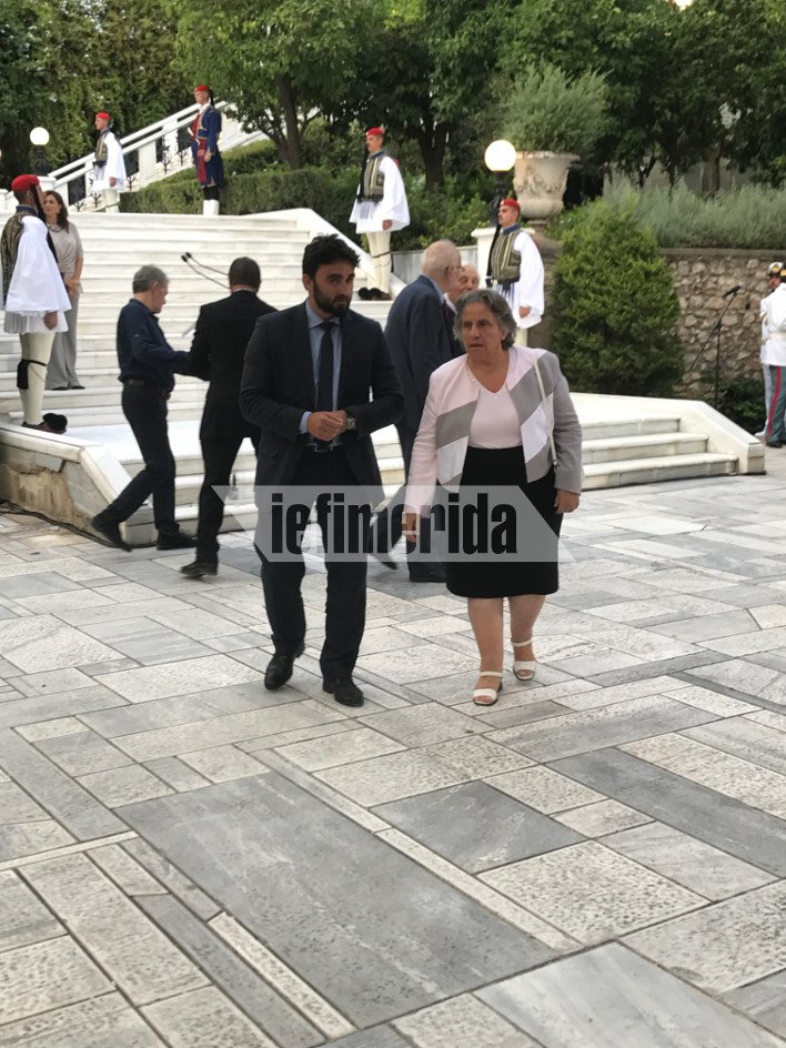 Στους κήπους του Προεδρικού η γιορτή της Δημοκρατίας -Ποιοι έδωσαν το «παρών» [εικόνες] | iefimerida.gr 45