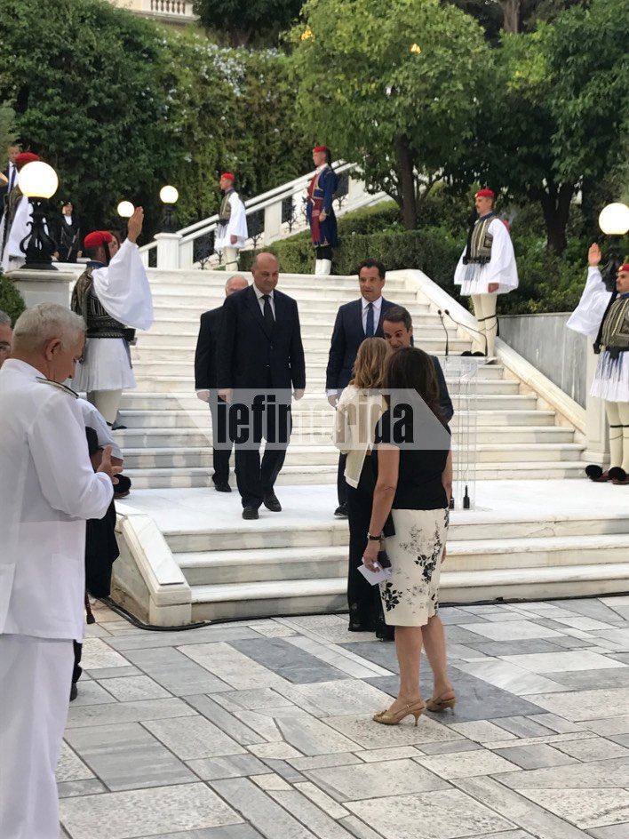 Στους κήπους του Προεδρικού η γιορτή της Δημοκρατίας -Ποιοι έδωσαν το «παρών» [εικόνες] | iefimerida.gr 37