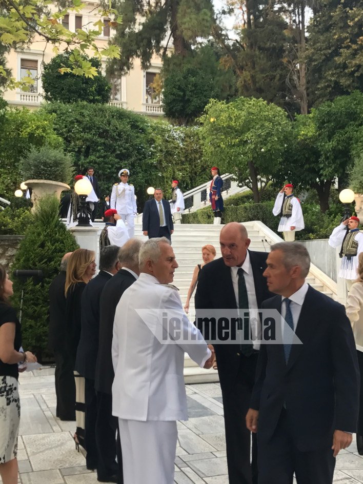 Στους κήπους του Προεδρικού η γιορτή της Δημοκρατίας -Ποιοι έδωσαν το «παρών» [εικόνες] | iefimerida.gr 38