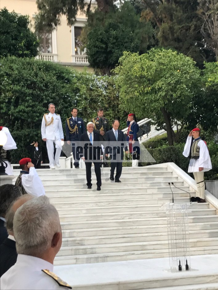 Στους κήπους του Προεδρικού η γιορτή της Δημοκρατίας -Ποιοι έδωσαν το «παρών» [εικόνες] | iefimerida.gr 35