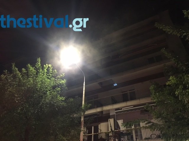 Θεσσαλονίκη: Φωτιά σε διαμέρισμα πολυκατοικίας [εικόνες & βίντεο] | iefimerida.gr 2