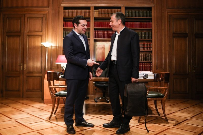 Τι είπαν Τσίπρας-Θεοδωράκης για τον Ιβάν Σαββίδη - Ολος ο διάλογος [εικόνες] | iefimerida.gr 2