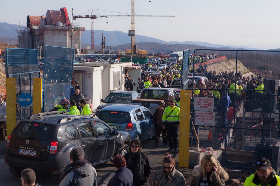 Κινητοποιήσεις εργαζομένων στις Σκουριές Χαλκιδικής [εικόνες&βίντεο] | iefimerida.gr 0