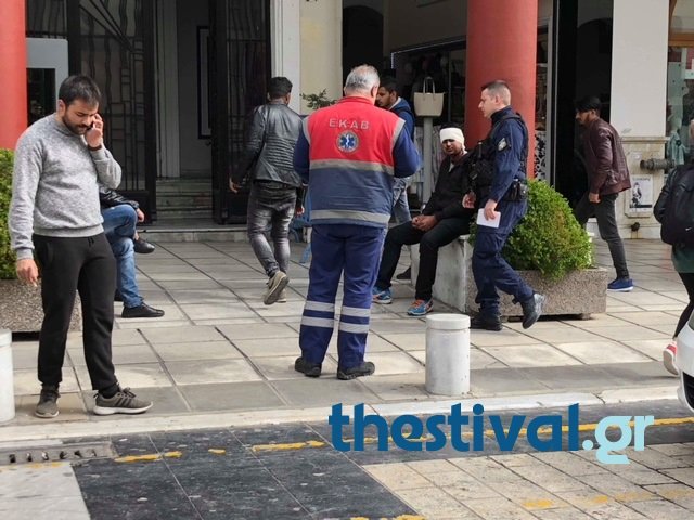 Θεσσαλονίκη: Αγριο ξύλο μεταξύ Πακιστανών με λοστάρια στην πλατεία Αριστοτέλους [εικόνες] | iefimerida.gr 4