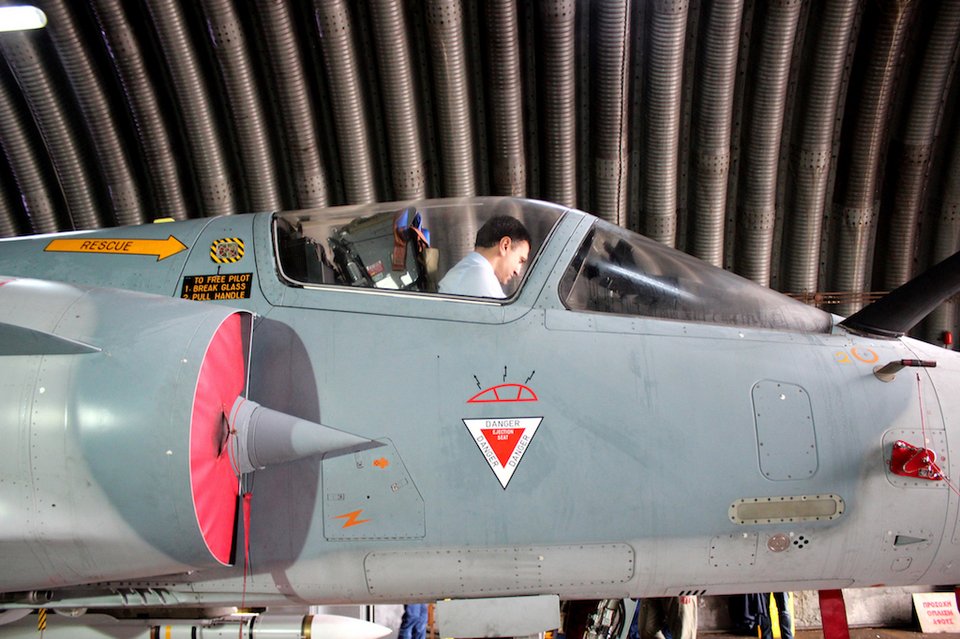 Μέσα σε αεροσκάφος ο Κικίλιας -Επισκέφθηκε την 114 Πτέρυγα Μάχης [εικόνες]  | iefimerida.gr 3