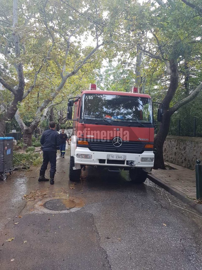 Προβλήματα στα Βόρεια Προάστια -Απάντληση υδάτων και απεγκλωβισμοί πολιτών [εικόνες] | iefimerida.gr 1