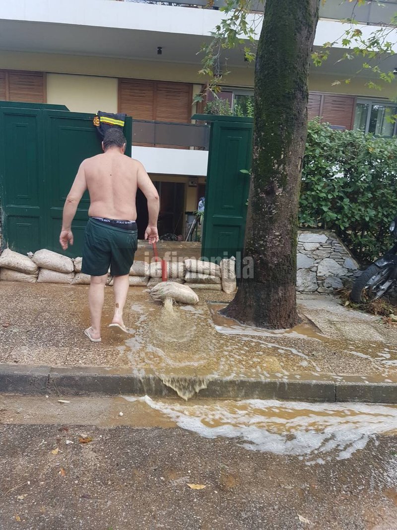 Προβλήματα στα Βόρεια Προάστια -Απάντληση υδάτων και απεγκλωβισμοί πολιτών [εικόνες] | iefimerida.gr 0