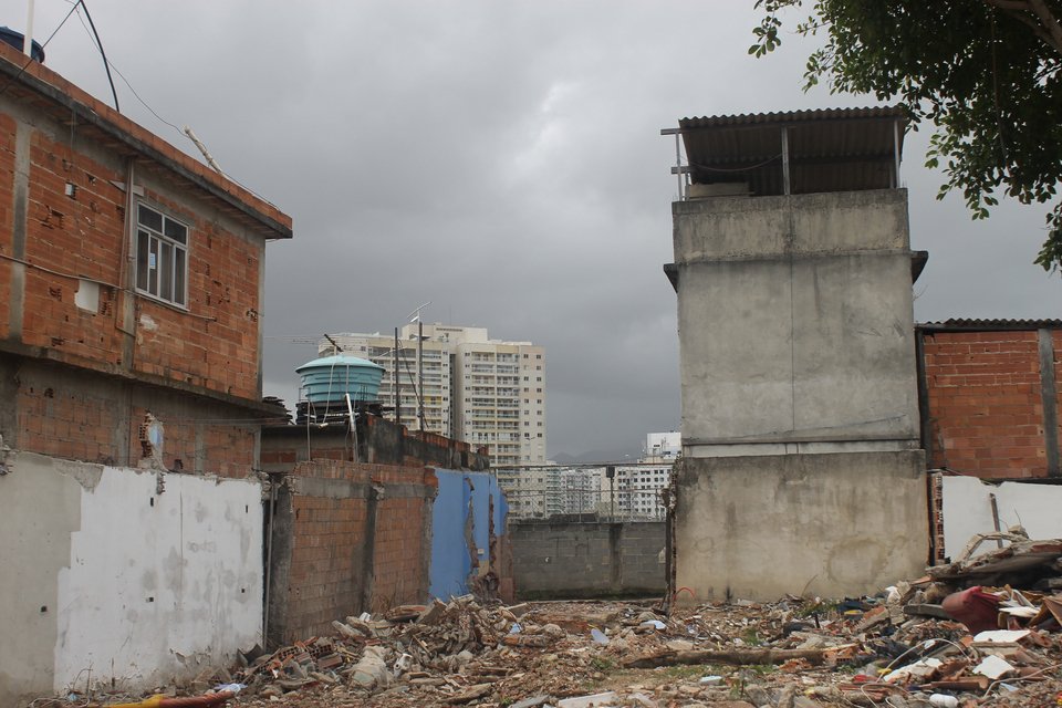 Η φαβέλα που αντιστέκεται -Θέλουν να τους διώξουν από τα σπίτια τους ενόψει Ολυμπιακών [εικόνες] | iefimerida.gr 2