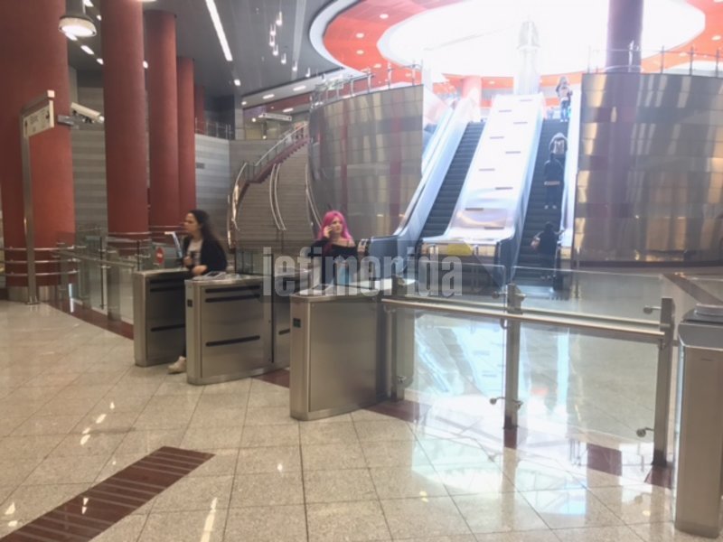 «Αυτοψία» του iefimerida στο Μετρό - Σύγχυση με τις μπάρες, ουρές και εκνευρισμός [εικόνες & βίντεο] | iefimerida.gr 12