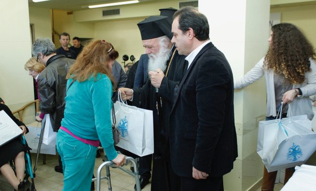 Στον Πανελλήνιο Σύλλογο Παραπληγικών ο Αρχιεπίσκοπος Ιερώνυμος με την «Αποστολή» [εικόνες] | iefimerida.gr 2