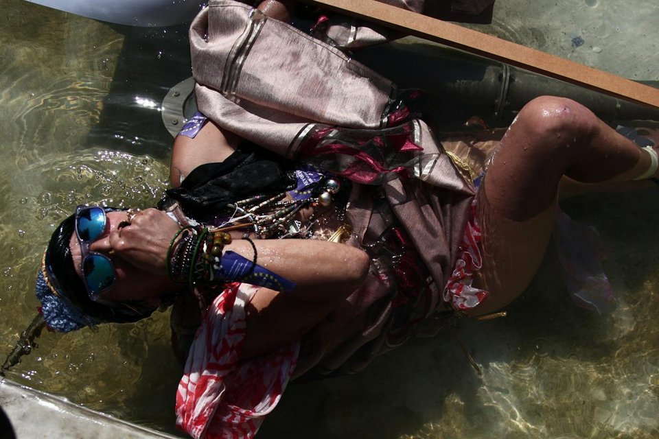 «Πάνω η φούντα»! -Στα ύψη το κέφι στην 1η Γιορτή Κάνναβης, στο Σύνταγμα [εικόνες]  | iefimerida.gr 3