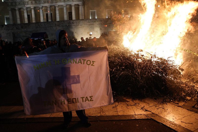 Ολα όσα έγιναν στο συλλαλητήριο των αγροτών -Οι γκλίτσες των Κρητικών έγιναν σύμβολο [εικόνες] | iefimerida.gr 4