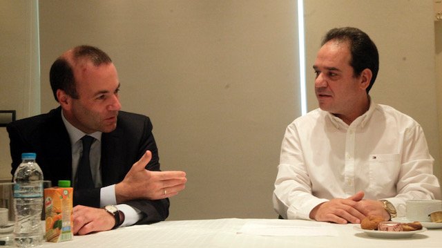 Ο Βέμπερ πήγε στην «Αποστολή»: Είμαι ενθουσιασμένος από το έργο σας [εικόνες] | iefimerida.gr 0