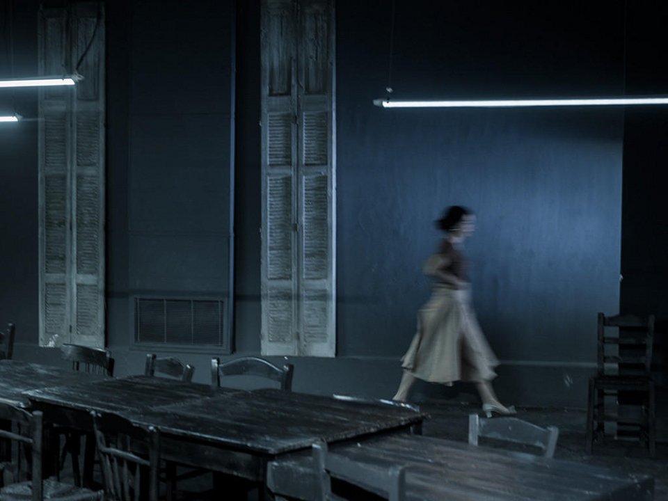 Μια άλλη Στέλλα, «Η Στέλλα Με Τα Κόκκινα Γάντια» [εικόνες] | iefimerida.gr 1