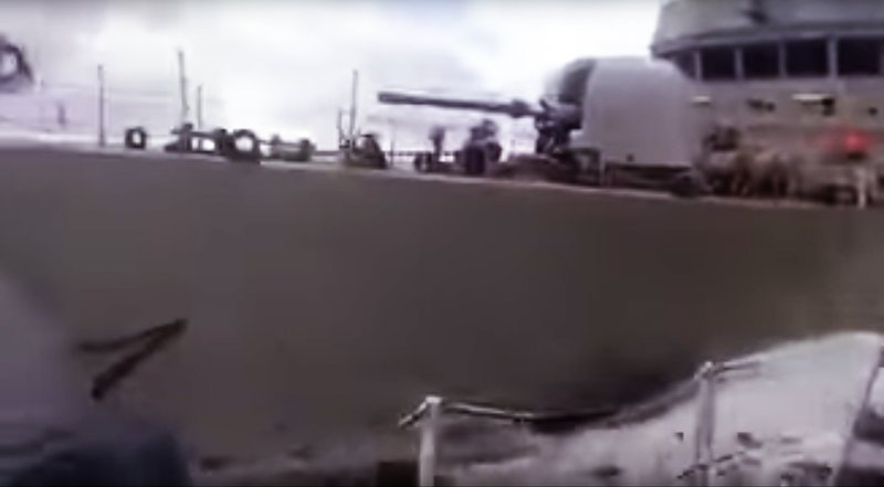 Το επεισόδιο στα Ιμια σε 10 καρέ –Η τουρκική ακταιωρός «ξύνει» την κανονιοφόρο «Νικηφόρος» [εικόνες] | iefimerida.gr 6