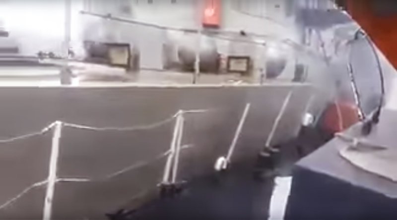 Το επεισόδιο στα Ιμια σε 10 καρέ –Η τουρκική ακταιωρός «ξύνει» την κανονιοφόρο «Νικηφόρος» [εικόνες] | iefimerida.gr 2