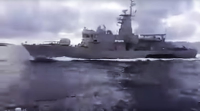 Το επεισόδιο στα Ιμια σε 10 καρέ –Η τουρκική ακταιωρός «ξύνει» την κανονιοφόρο «Νικηφόρος» [εικόνες] | iefimerida.gr 1