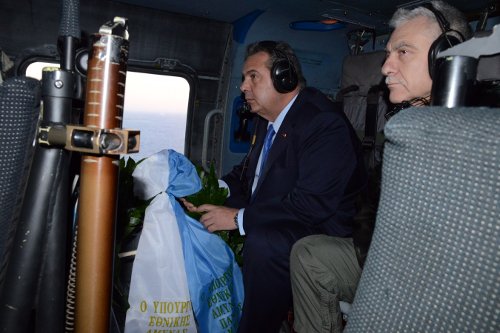 Αγρια κόντρα Κώστα Μπακογιάννη με Πάνο Καμμένο: Το στεφάνι, η Ντόρα και οι στολές του υπουργού | iefimerida.gr 0