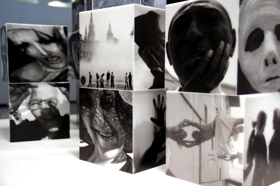 Γράψε μου τα όνειρά σου – Ευχές γραμμένες σε γραβάτες, στο Ιδρυμα Κακογιάννη [εικόνες] | iefimerida.gr 3