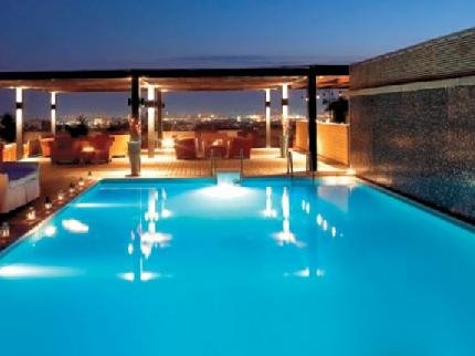 Πισίνες με θέα την... Ακρόπολη - Οι πέντε πιο κοντινές «οάσεις» στο κέντρο της Αθήνας [εικόνες] | iefimerida.gr 4