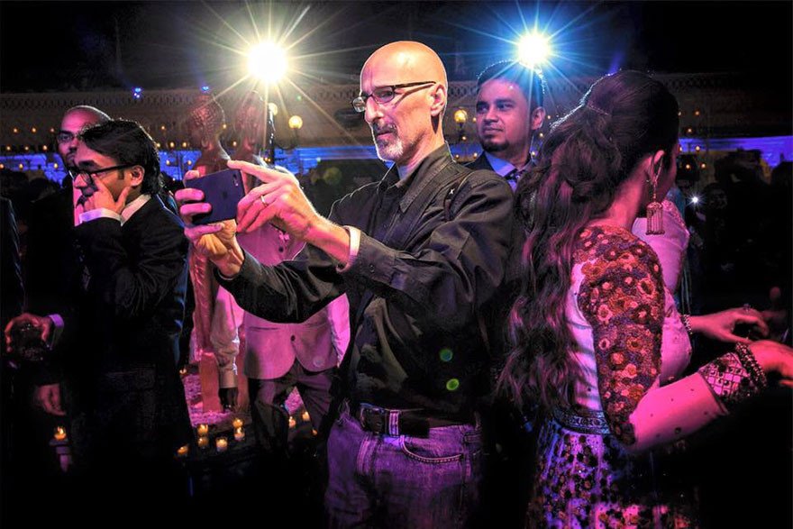 Ενας τολμηρός φωτογράφος: Απαθανάτισε ολόκληρο γάμο χρησιμοποιώντας μόνο το iPhone του [εικόνες]  | iefimerida.gr 10