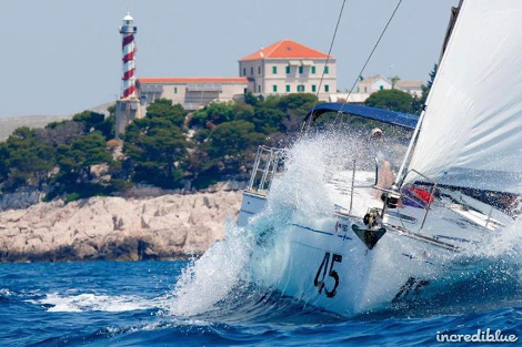 Μια ιστορία επιτυχίας με φόντο το απέραντο γαλάζιο -Πώς τρεις νέοι έφτιαξαν μια εφαρμογή και έκαναν τις διακοπές με σκάφος προσιτές για όλους [εικόνες] | iefimerida.gr 0