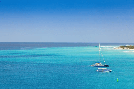 Μια ιστορία επιτυχίας με φόντο το απέραντο γαλάζιο -Πώς τρεις νέοι έφτιαξαν μια εφαρμογή και έκαναν τις διακοπές με σκάφος προσιτές για όλους [εικόνες] | iefimerida.gr 1