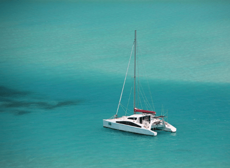 Μια ιστορία επιτυχίας με φόντο το απέραντο γαλάζιο -Πώς τρεις νέοι έφτιαξαν μια εφαρμογή και έκαναν τις διακοπές με σκάφος προσιτές για όλους [εικόνες] | iefimerida.gr 2