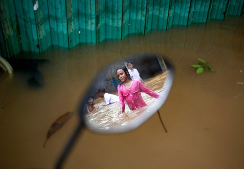  Ινδονησία: Χάος στην Τζακάρτα -Πλημμύρισαν τα πάντα από τις βροχές [εικόνες] | iefimerida.gr 2