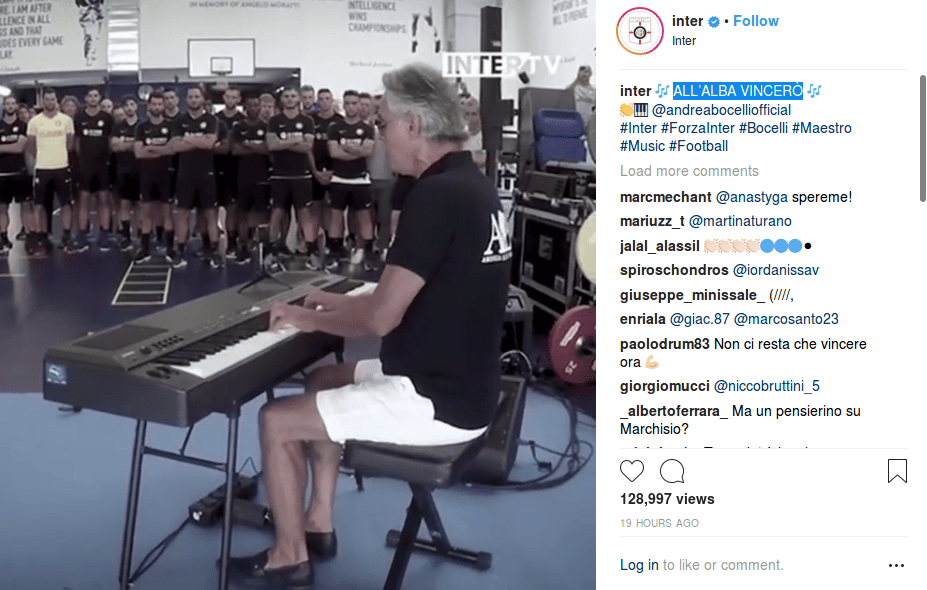 Στα αποδυτήρια της Ιντερ ο τενόρος Αντρέα Μποτσέλι -Καθήλωσε τους παίχτες με Πουτσίνι [βίντεο] | iefimerida.gr 0