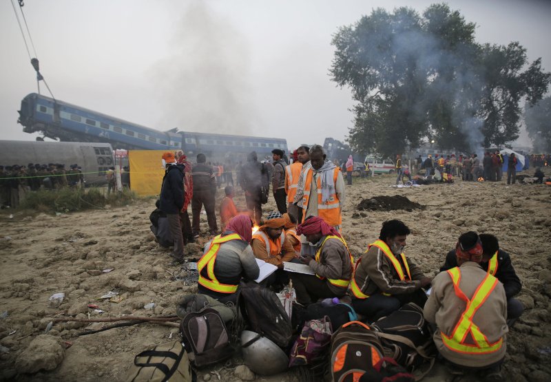 Τραγωδία στην Ινδία: 133 νεκροί σε σιδηροδρομικό δυστύχημα [εικόνες & βίντεο] | iefimerida.gr 1